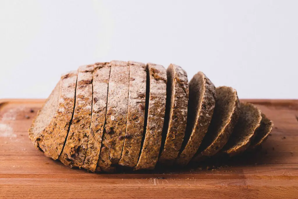 Can Pigeons Eat Bread?